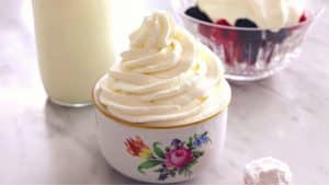 How To Make Whipped Cream Fast & Easy