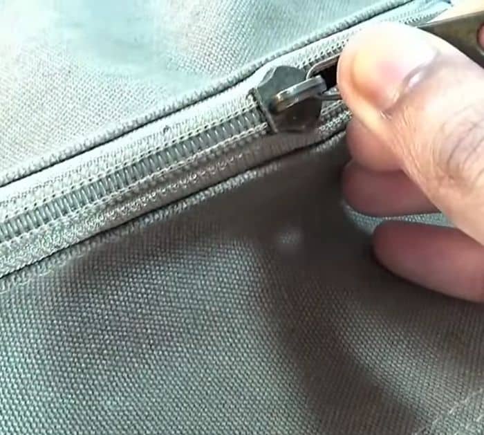 Simple Separated Zipper Solution