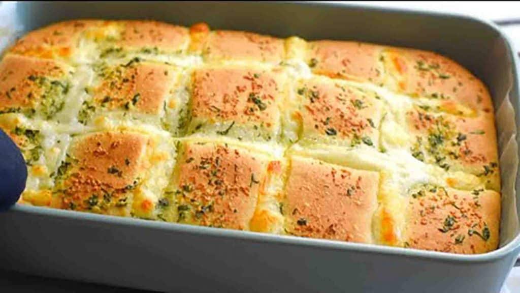 Easy cheesy garlic bread recipe