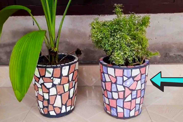 DIY flower pot using broken tiles