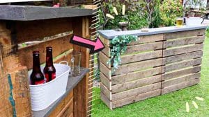 DIY Garden Bar Using Wood Pallets