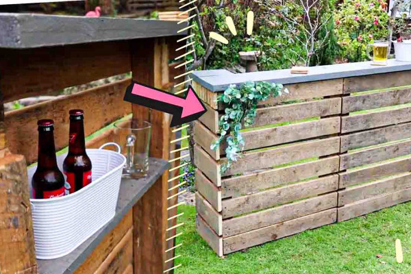 DIY garden bar using wood pallets