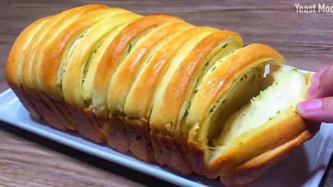 Easy Garlic and Butter Loaf Recipe | DIY Joy Projects and Crafts Ideas