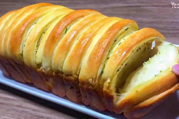 Pull apart garlic and butter bread recipe