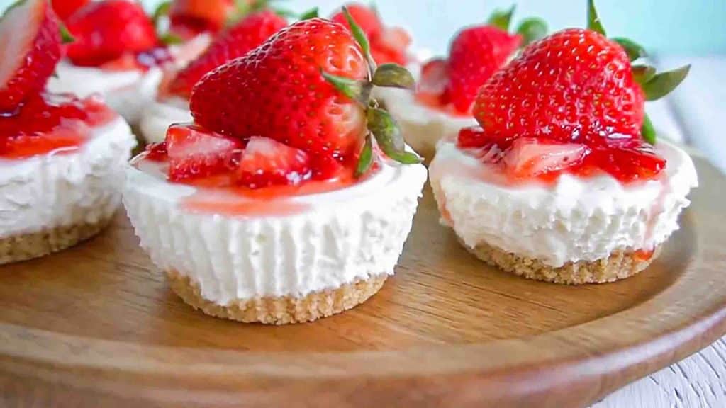 Easy no-bake cheesecake bites recipoe