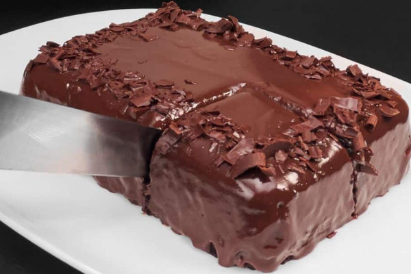 3-Ingredient No-Oven Chocolate Cake Recipe