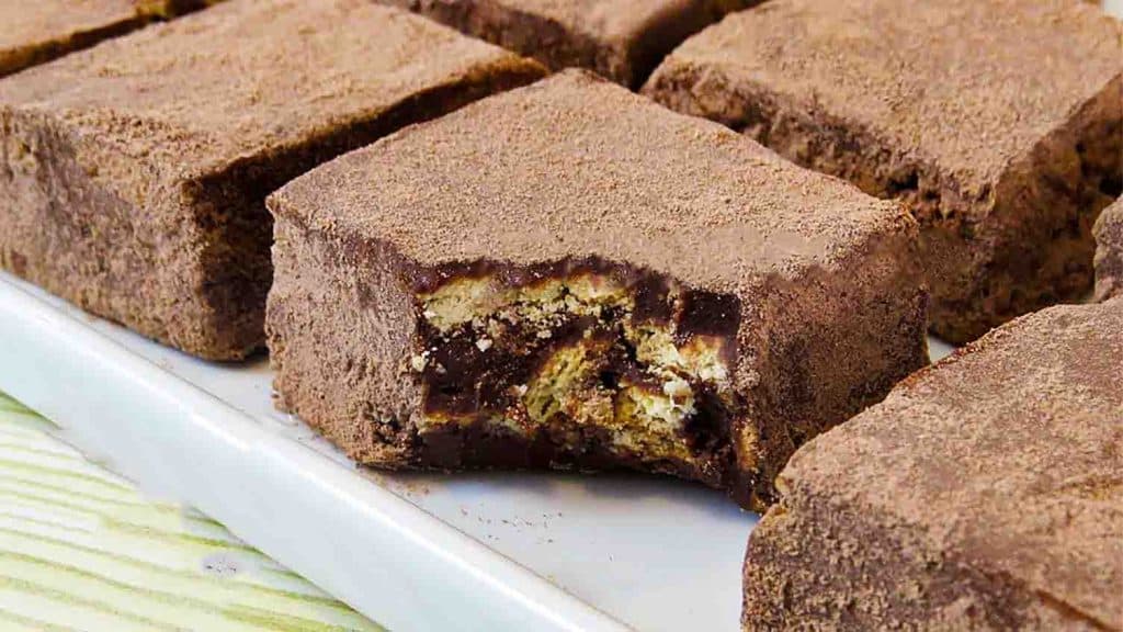 easy 3 ingredients cookie fudge bar recipe