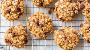 4-Ingredient Peanut Butter Oatmeal Cookie