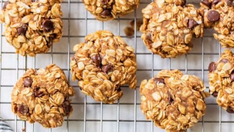 4-Ingredient Peanut Butter Oatmeal Cookie | DIY Joy Projects and Crafts Ideas