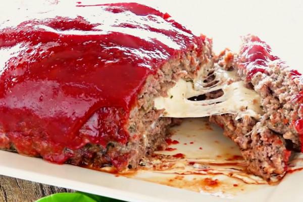 Easy Cheese-Stuffed Meatloaf Recipe