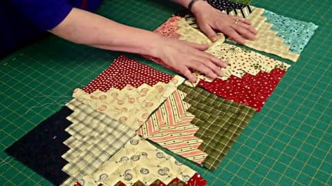 Easy Log Cabin Quilt Block Using Honey Bun Strips | DIY Joy Projects and Crafts Ideas