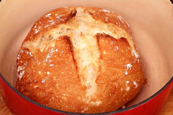 Easy No-Knead 4 Ingredient Artisan Bread