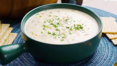 Golden Corral Clam Chowder Copycat Soup Recipe | DIY Joy Projects and Crafts Ideas