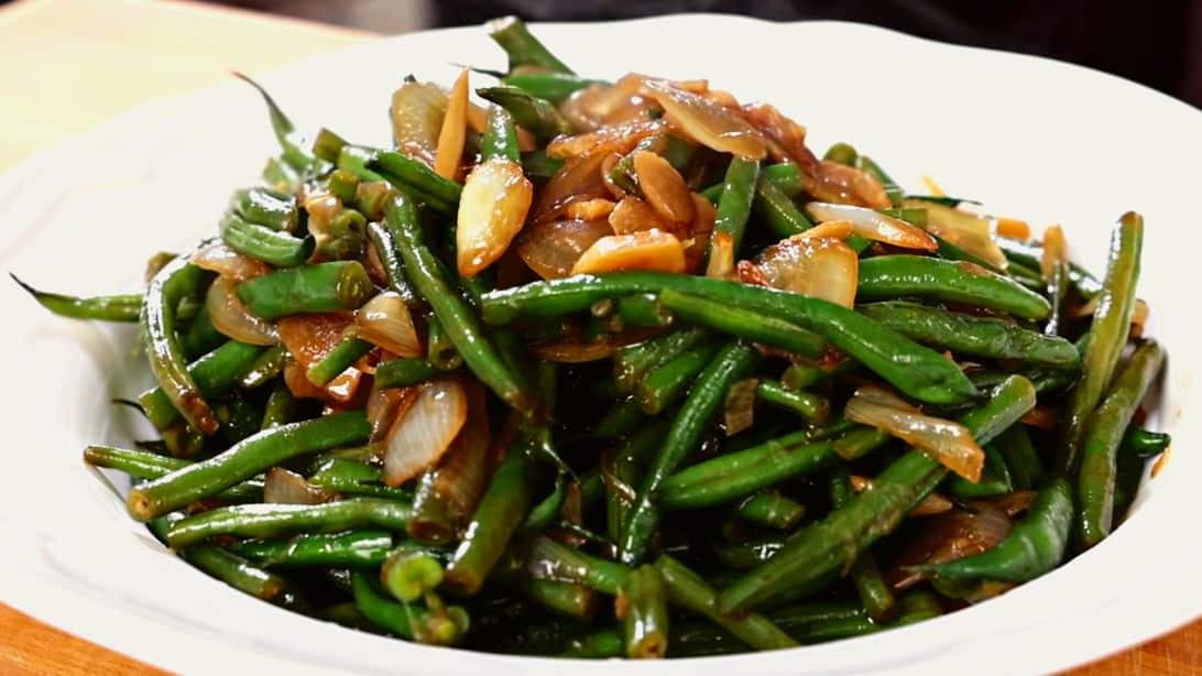 Simple Stir-Fried Garlic Green Beans Recipe | DIY Joy Projects and Crafts Ideas