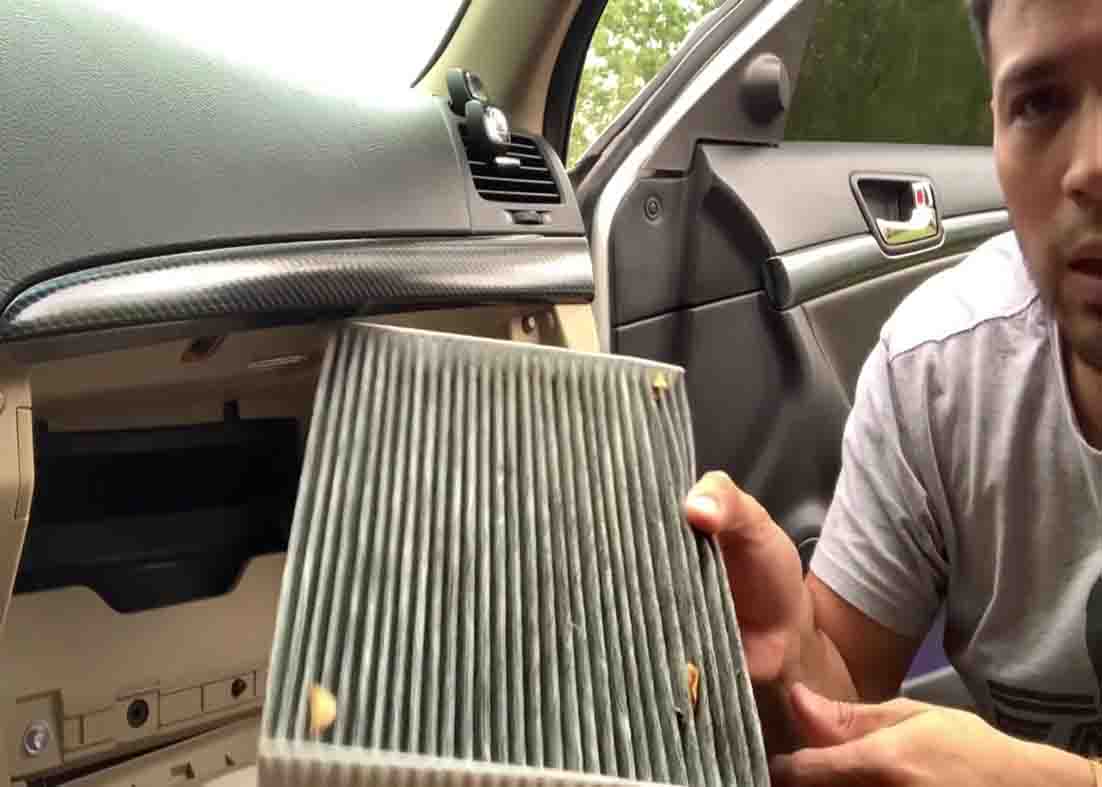 The best way to clean car air vents