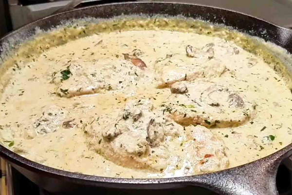 Creamy garlic mushroom chicken breast recipe