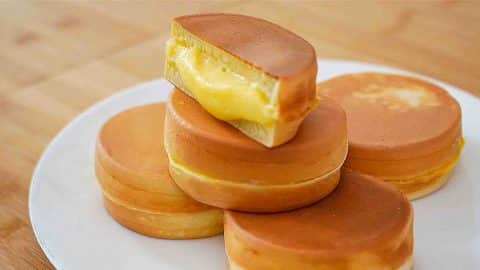 Easy Custard Cream Pancake Recipe | DIY Joy Projects and Crafts Ideas