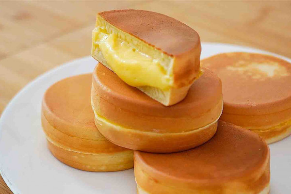 Custard cream pancakes