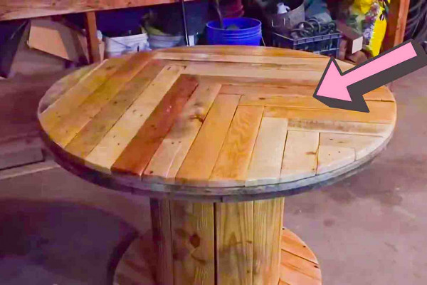 DIY pallet stool table tutorial