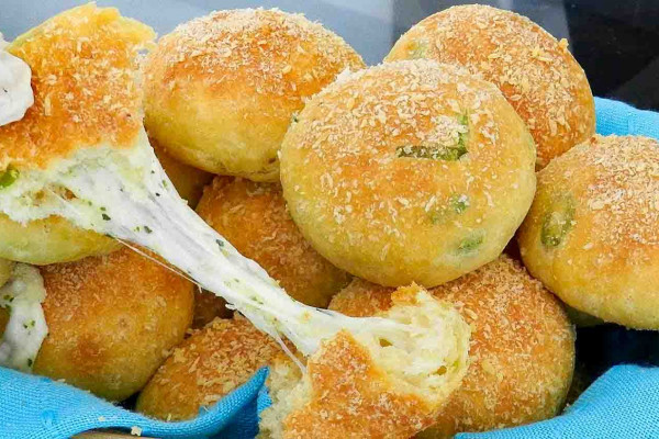 Garlic mozzarella cheese balls recipe