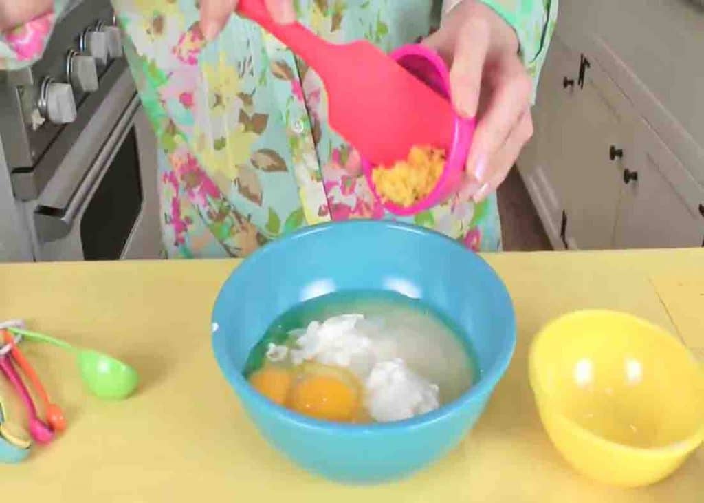 Mixing all the ingredients in a bowl