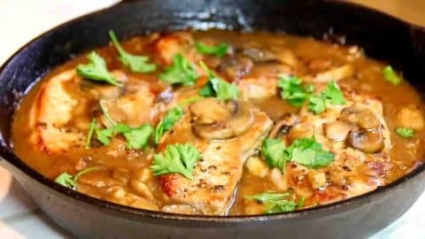 One-Pan Pork Chops in Mushroom and Garlic Gravy Recipe | DIY Joy Projects and Crafts Ideas