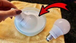 $1 Miracle Light Bulb Cleaning Hack