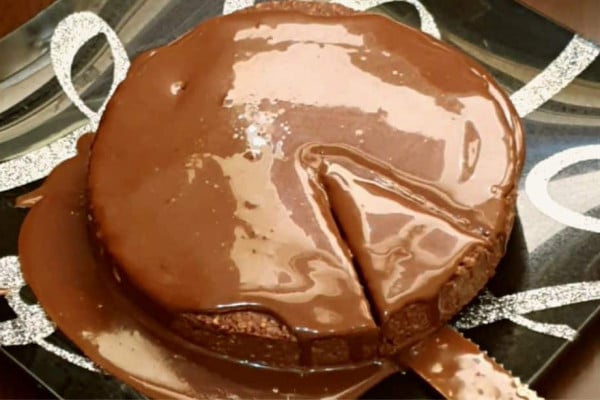 3-Ingredient No-Bake Chocolate Oatmeal Cake Recipe