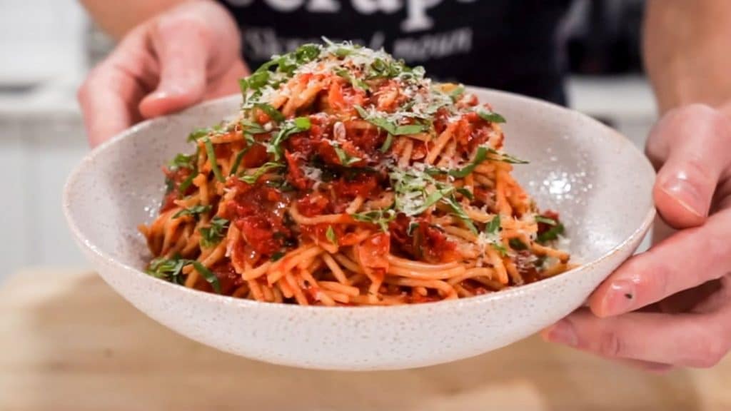 Cheap and Easy Tomato and Basil Pasta