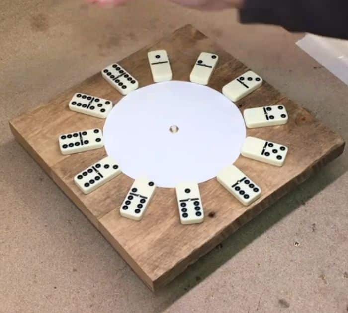 DIY Domino Clock From Pallet Wood Tutorial