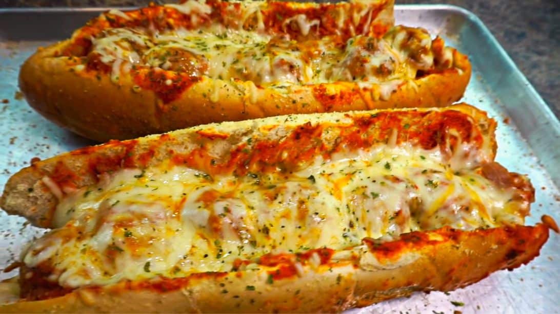 Easy-To-Make Cheesy Meatball Sub | DIY Joy Projects and Crafts Ideas