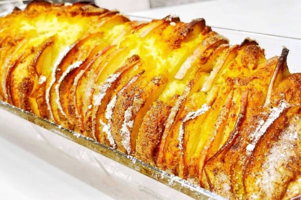 Quick and Easy Apple Cake Recipe in 4 Steps