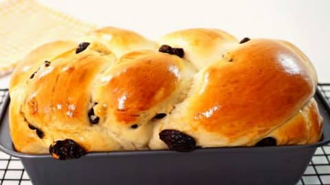 Soft And Fluffy Raisin Bread Recipe | DIY Joy Projects and Crafts Ideas
