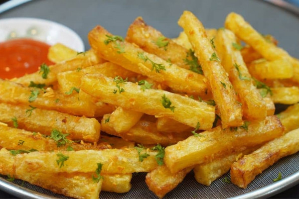 Super Crispy Garlic Butter Potato Fries Recipe