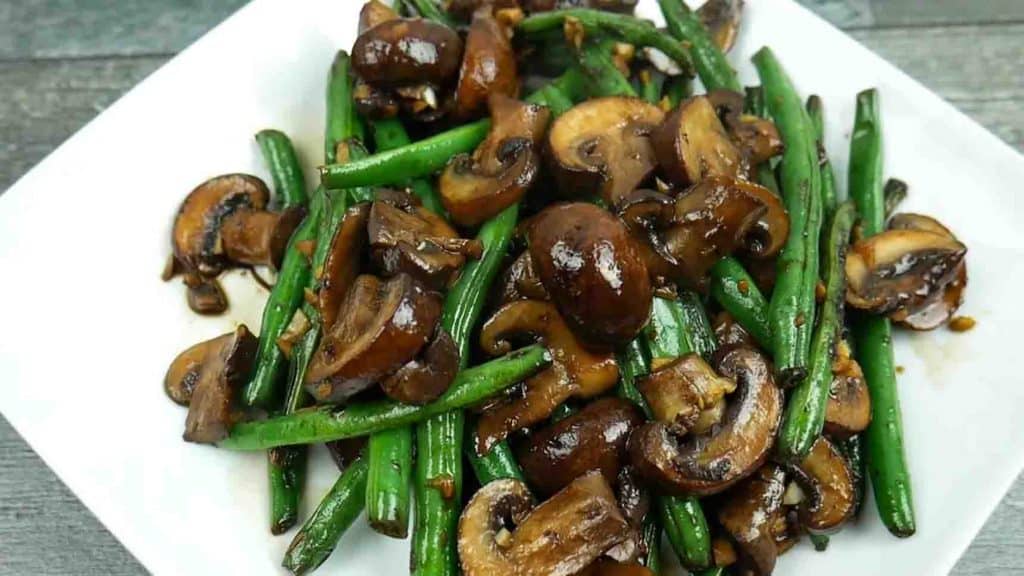 Garlic green beans with mushrooms recipe