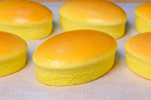 Mini souffle cheesecakes recipe