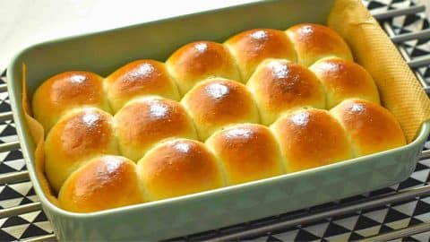 Quick Dinner Rolls In 4 Simple Steps | DIY Joy Projects and Crafts Ideas