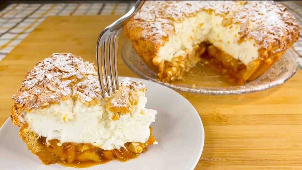 Yogurt-based apple pie recipe