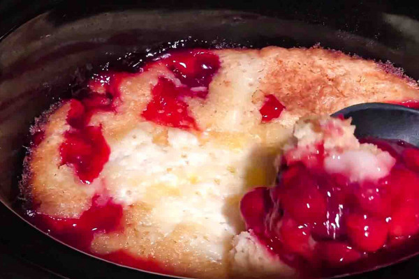 3-ingredient crock pot cherry cobbler recipe