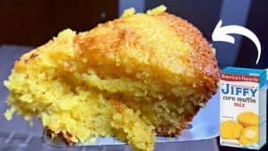 30-Minute Moist & Sweet Cornbread Recipe