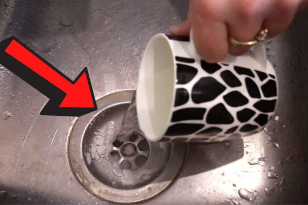 Best Natural Way to Clean a Stinky Sink Drain