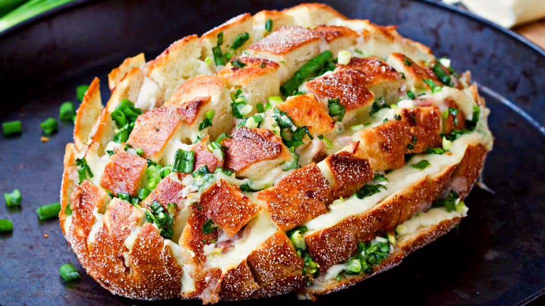 Easy 5-Ingredient Bloomin’ Onion Bread Recipe | DIY Joy Projects and Crafts Ideas