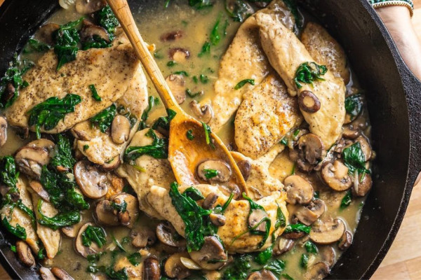 Easy One Pan Creamy Garlic Mushroom Chicken Recipe