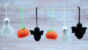Easy & Simple Yarn Halloween Décor Tutorial