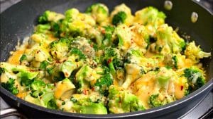 Easy Skillet Cheese And Broccoli Recipe