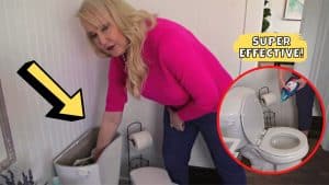 Learn The “Secret Plumber’s Trick” To Unclog A Toilet