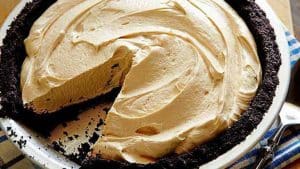 Ree Drummond’s 6-Ingredient Chocolate Peanut Butter Pie Recipe