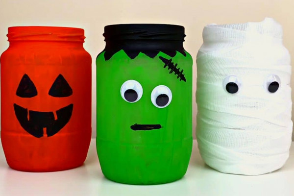 Simple DIY Halloween Mason Jar Craft Ideas