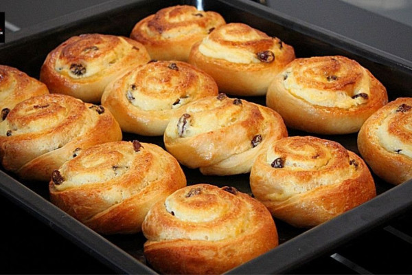 Soft and Fluffy Raisins Cream Cheese Roll