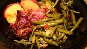 Southern-Style Green Beans, Turkey Necks & Potatoes Recipe